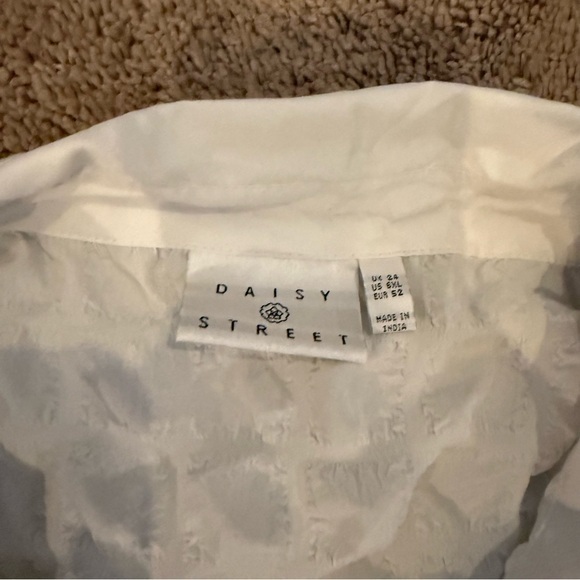 Daisy Street Plus bubble 90s‎ fitted shirt - Picture 8 of 8